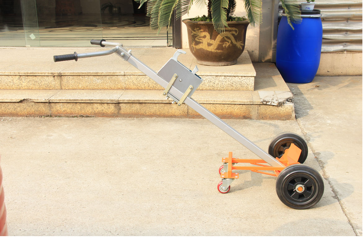 咬嘴油桶搬運(yùn)車(chē)